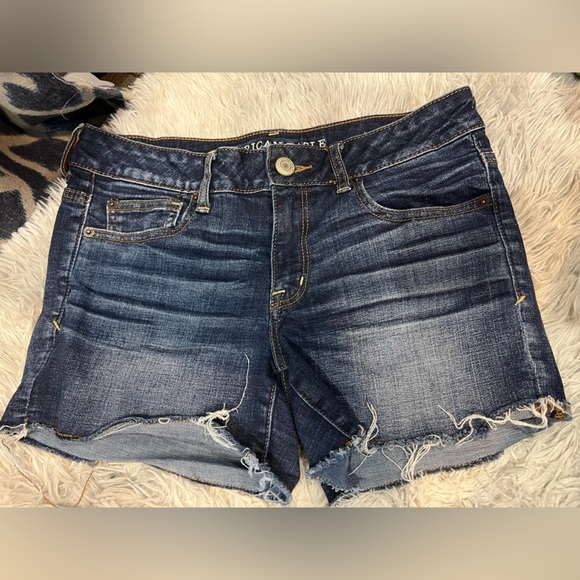 American Eagle Shortie Jean Shorts Size 8 - Picture 1 of 7